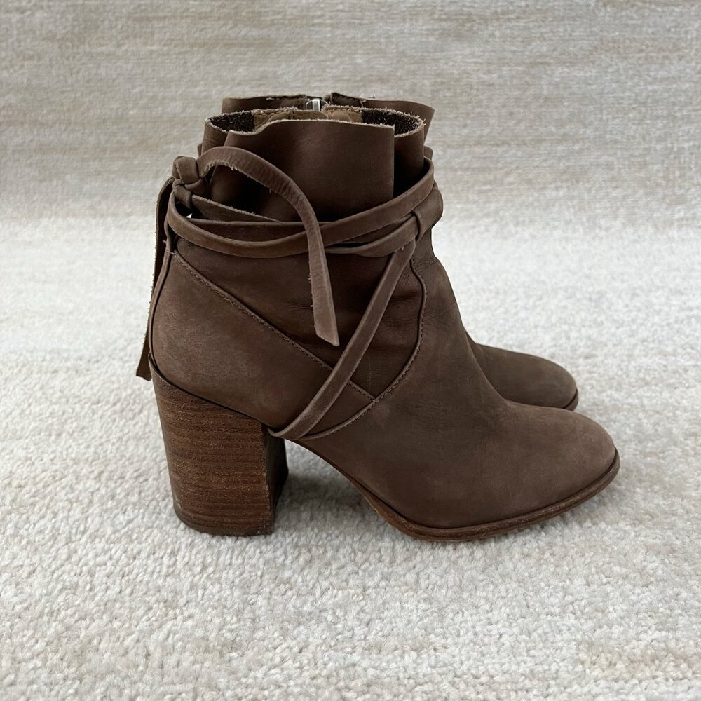 Steve Madden Percy Brown Leather Chunky Heels Boots 7